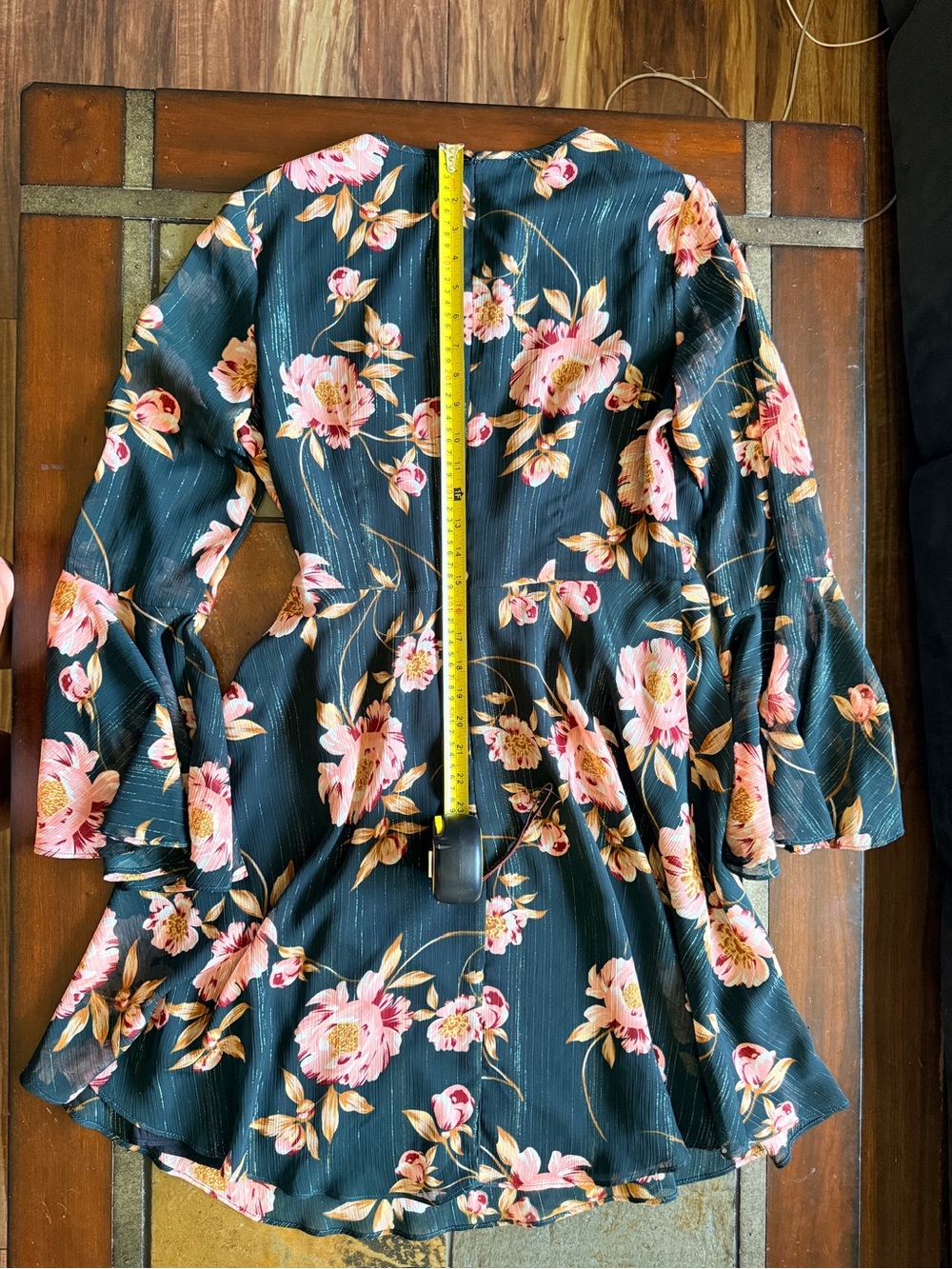 Donna Morgan bell sleeves green floral pink metallic flowy liner size 10